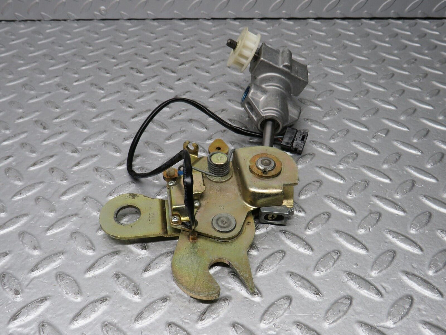 36846 Mercedes-Benz R129 300SL-24 Front Left Seat Recline Mechanism 1299101161