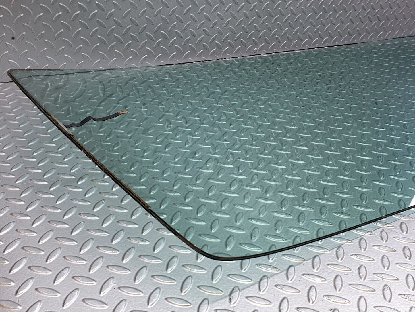 41260 Mercedes-Benz W126 300SE Rear Heated Windscreen Glass