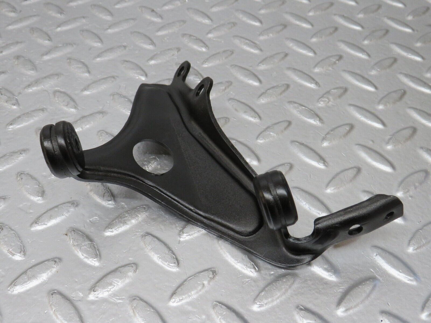 34593 Mercedes-Benz C126 380SEC Coupe Air Intake Manifold Bracket
