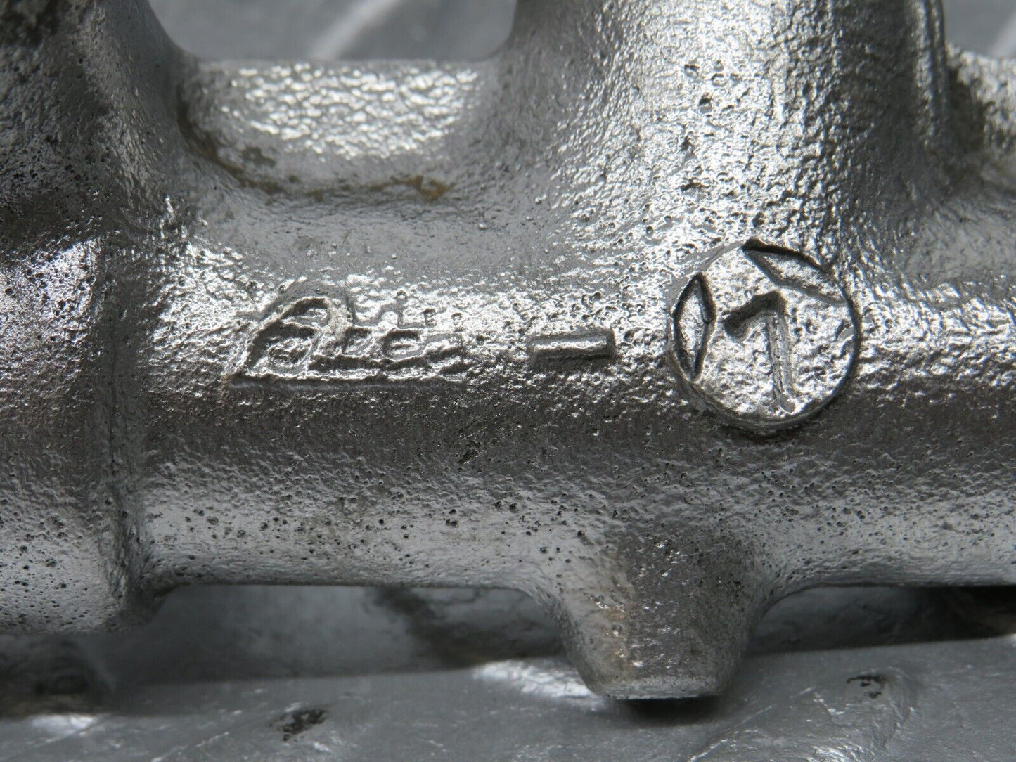 39199 Mercedes-Benz R107 500SL Brake Master Cylinder ATE
