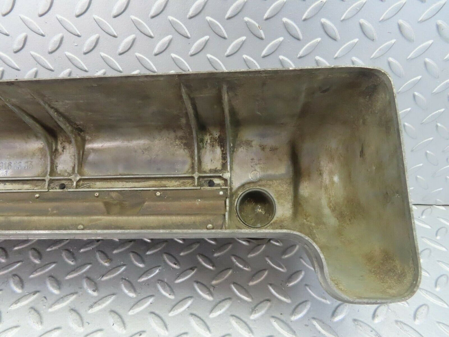 8674 Mercedes-Benz W111 Cylinder Head Valve Cover 1800161305