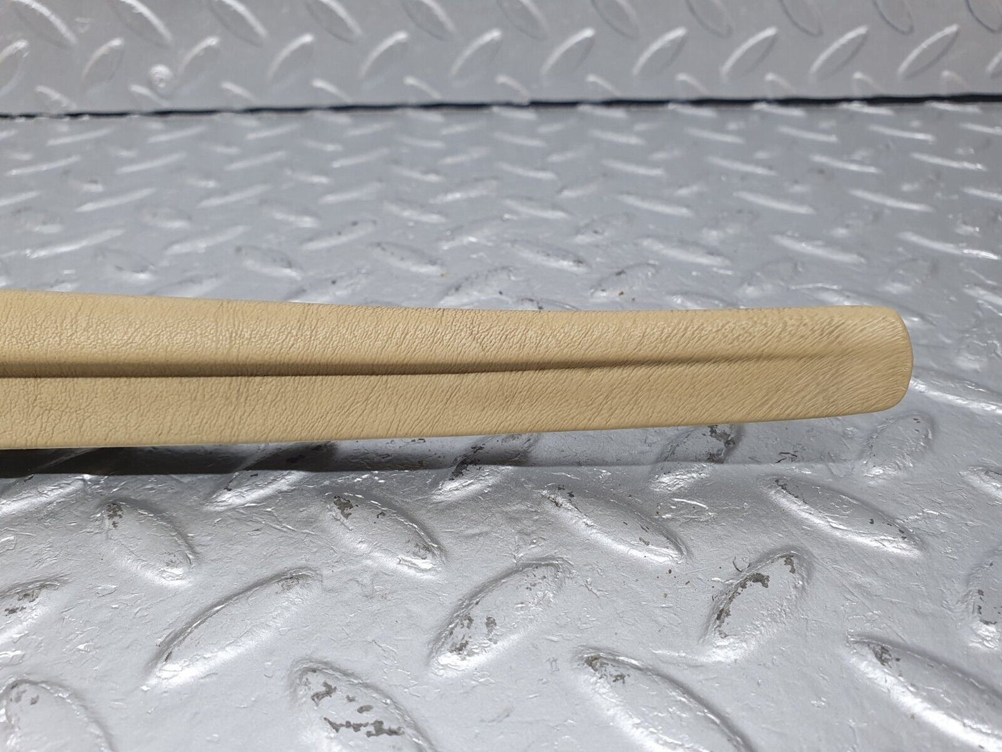 40933 Mercedes-Benz W126 300SE Front Right Door Interior Trim Beige