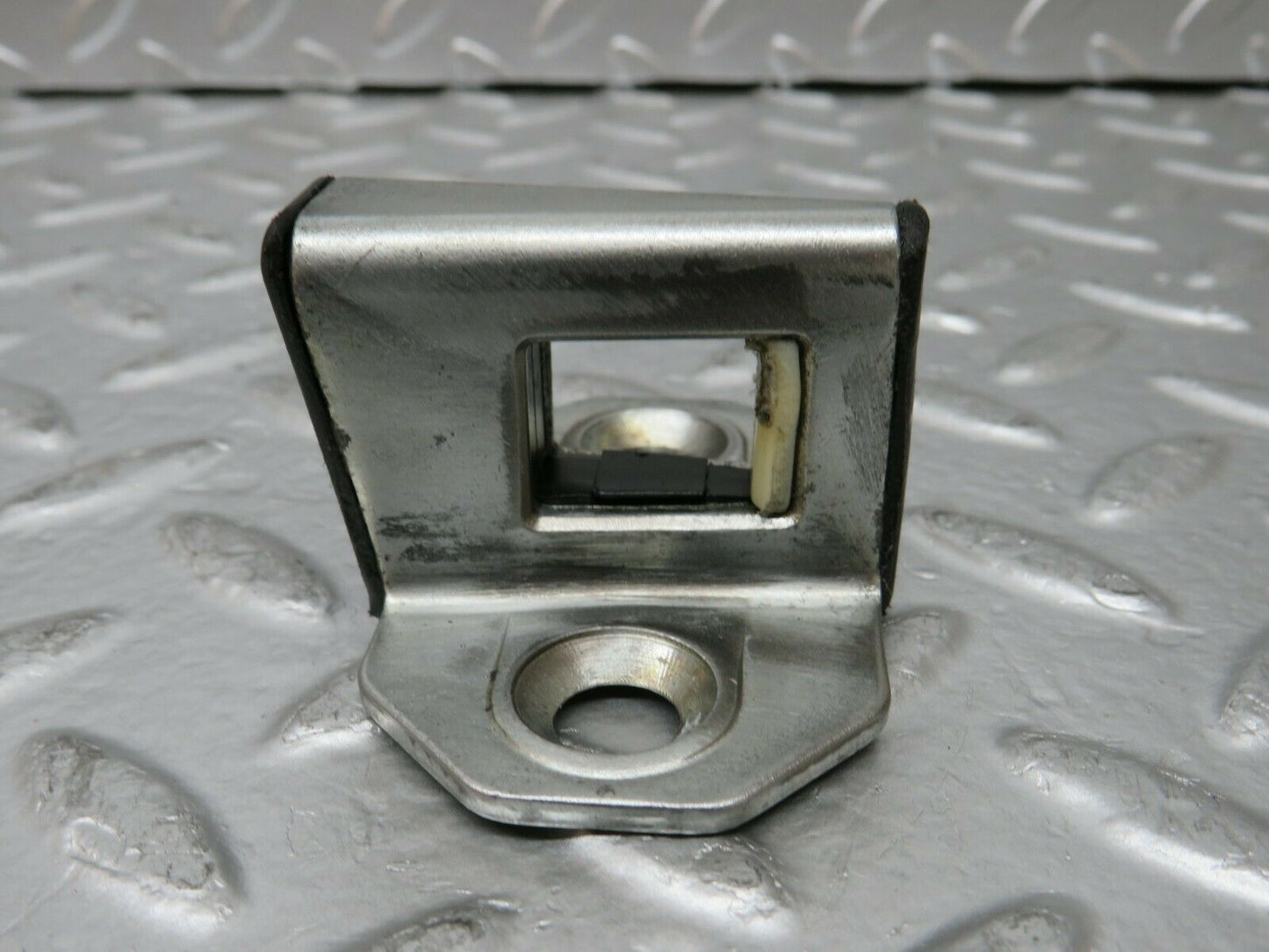 24312 Mercedes-Benz S124 220TE Wagon Door Lock Latch