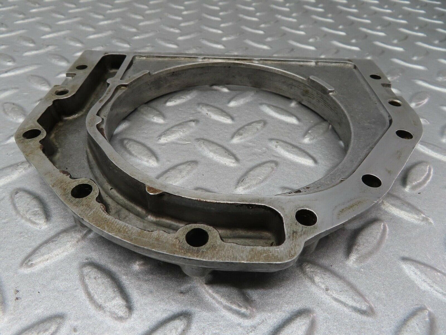 16538 Mercedes-Benz C107 350SLC Coupe Crankshaft Rear Sealing Cover 1160110608