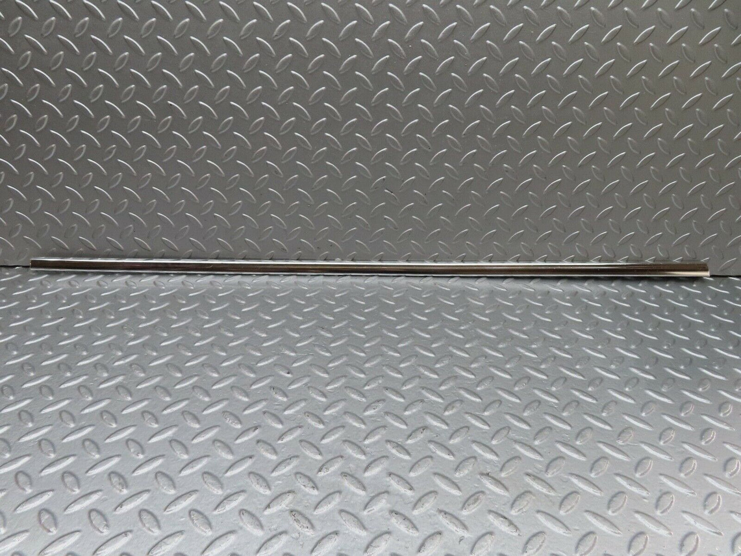 18142 Mercedes-Benz W123 200 Rear Left Door Chrome Moulding Trim