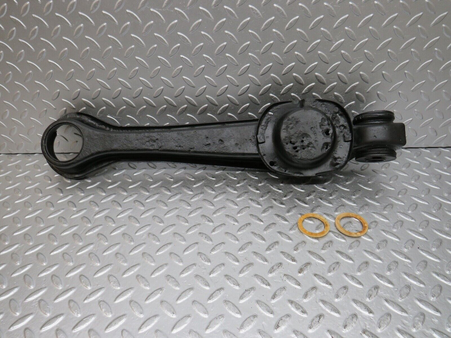 0367 Mercedes-Benz W108 280SE Rear Axle Spring Coil Mount