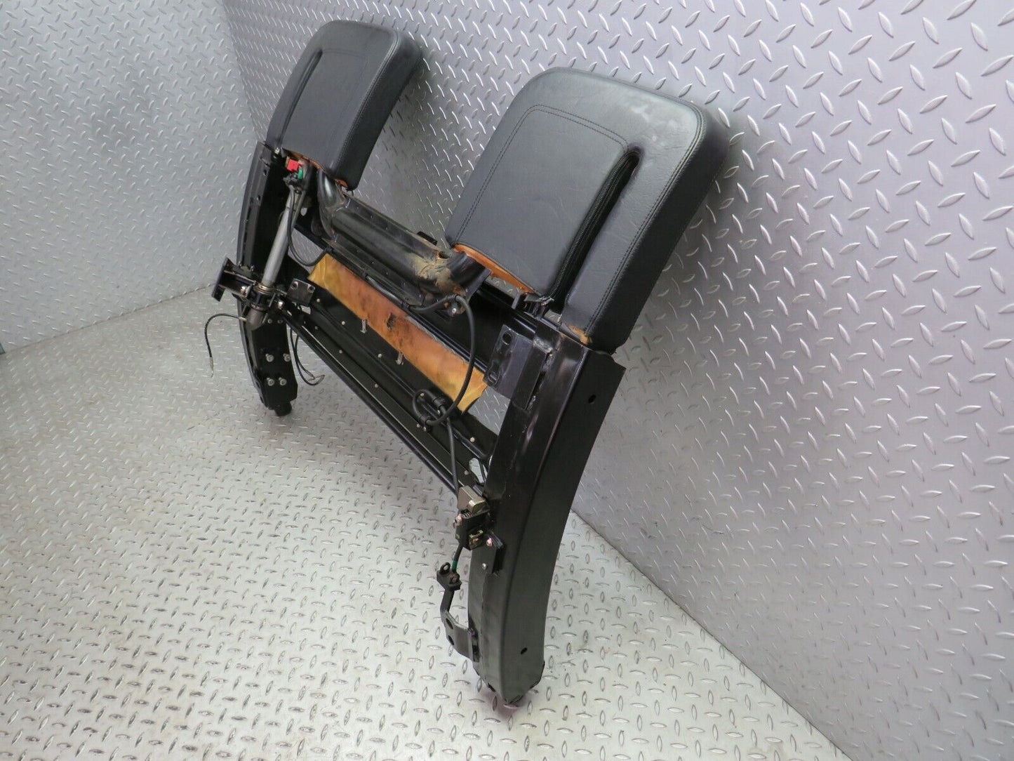 38181 Mercedes-Benz A124 320E Cabriolet Rear Headrest Complete Mechanism 1248600632 1248601032