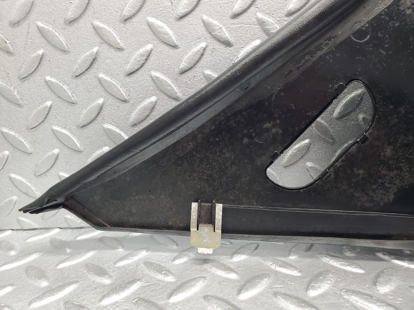 46335 Mercedes-Benz C123 280CE Coupe C Pillar Cover Right Black 1236901025