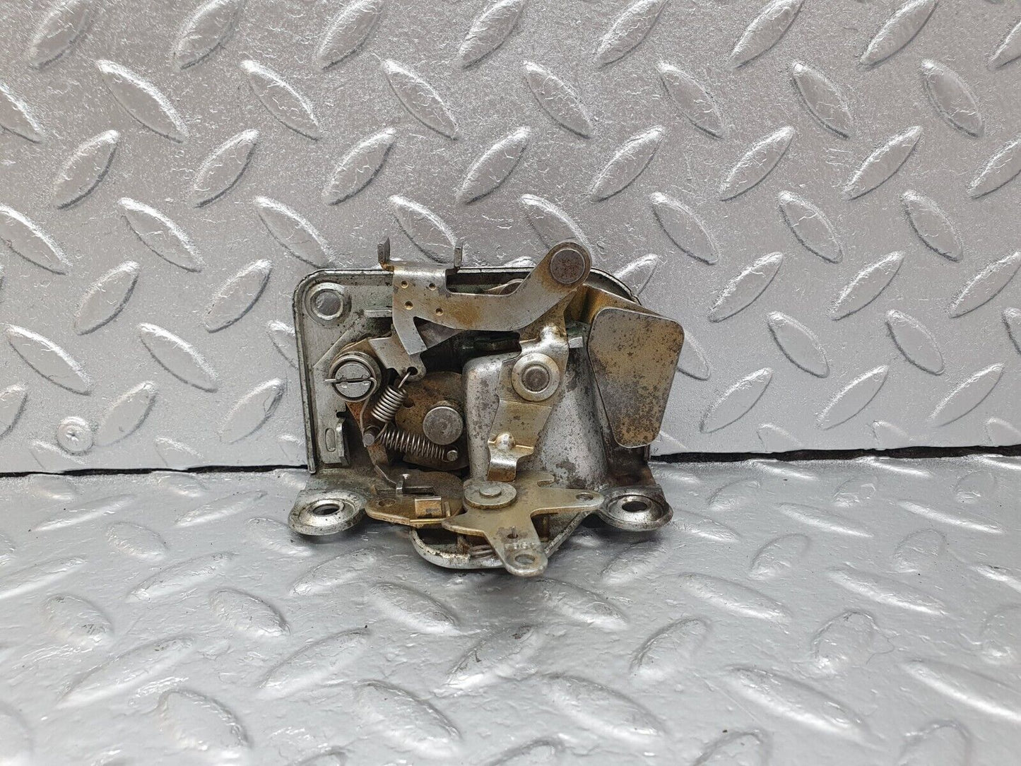 43251 Mercedes-Benz W108 280SE Front Right Door Lock Mechanism
