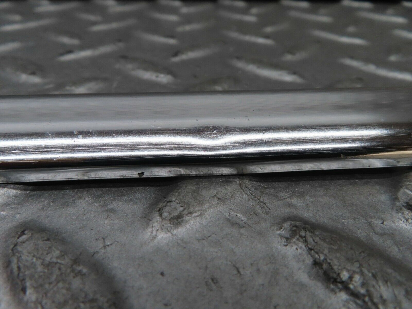 19124 Mercedes-Benz W123 300D Rear Right Door Chrome Moulding Trim