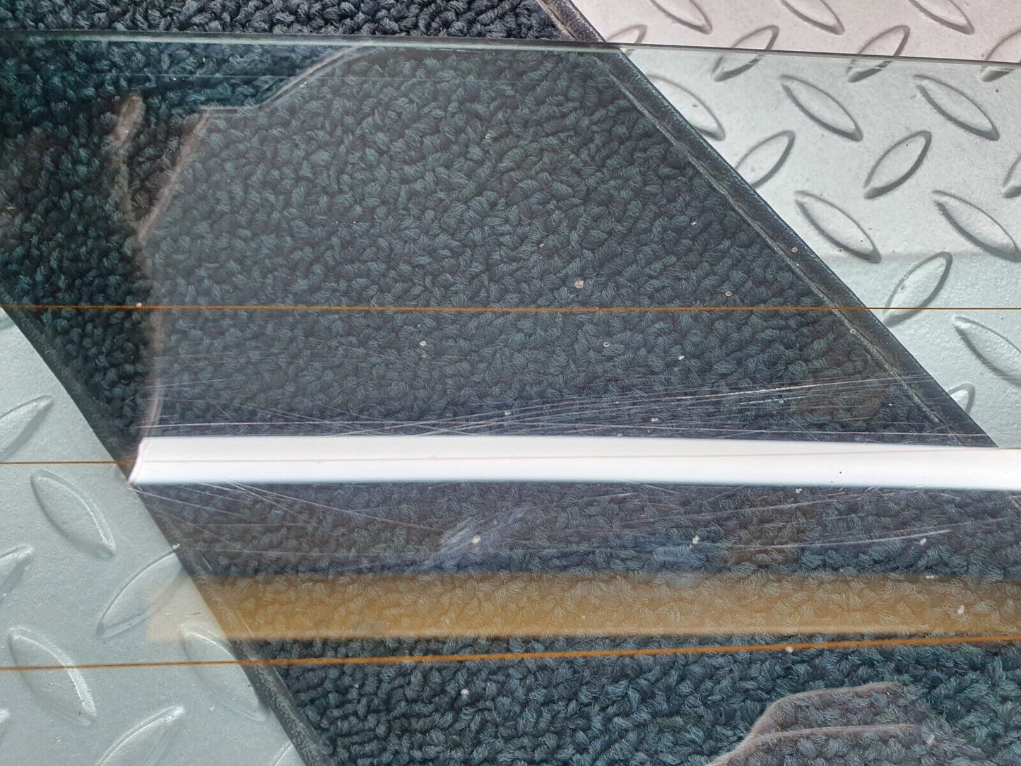 40816 Mercedes-Benz W123 300D Rear Heated Windscreen Glass