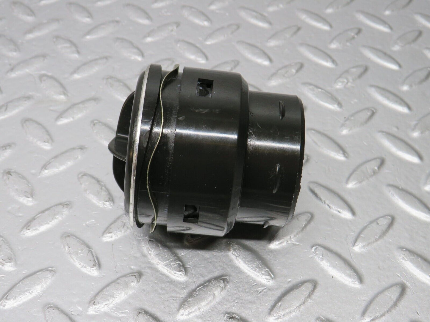 39182 Mercedes-Benz R107 500SL Dashboard Air Vent