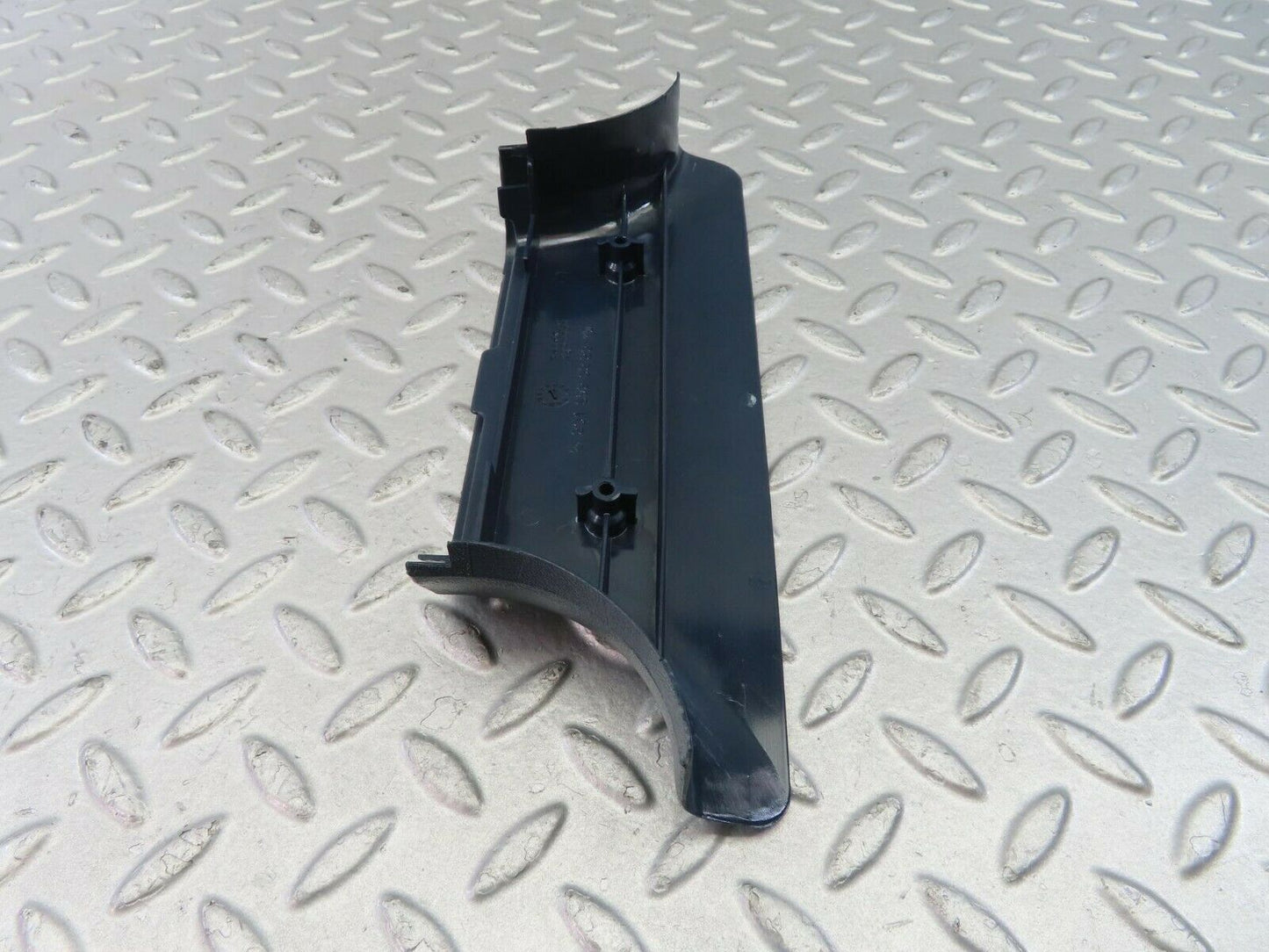 10357 Mercedes-Benz W201 190E B Pillar Bottom Cover Right Side Blue 2016920222