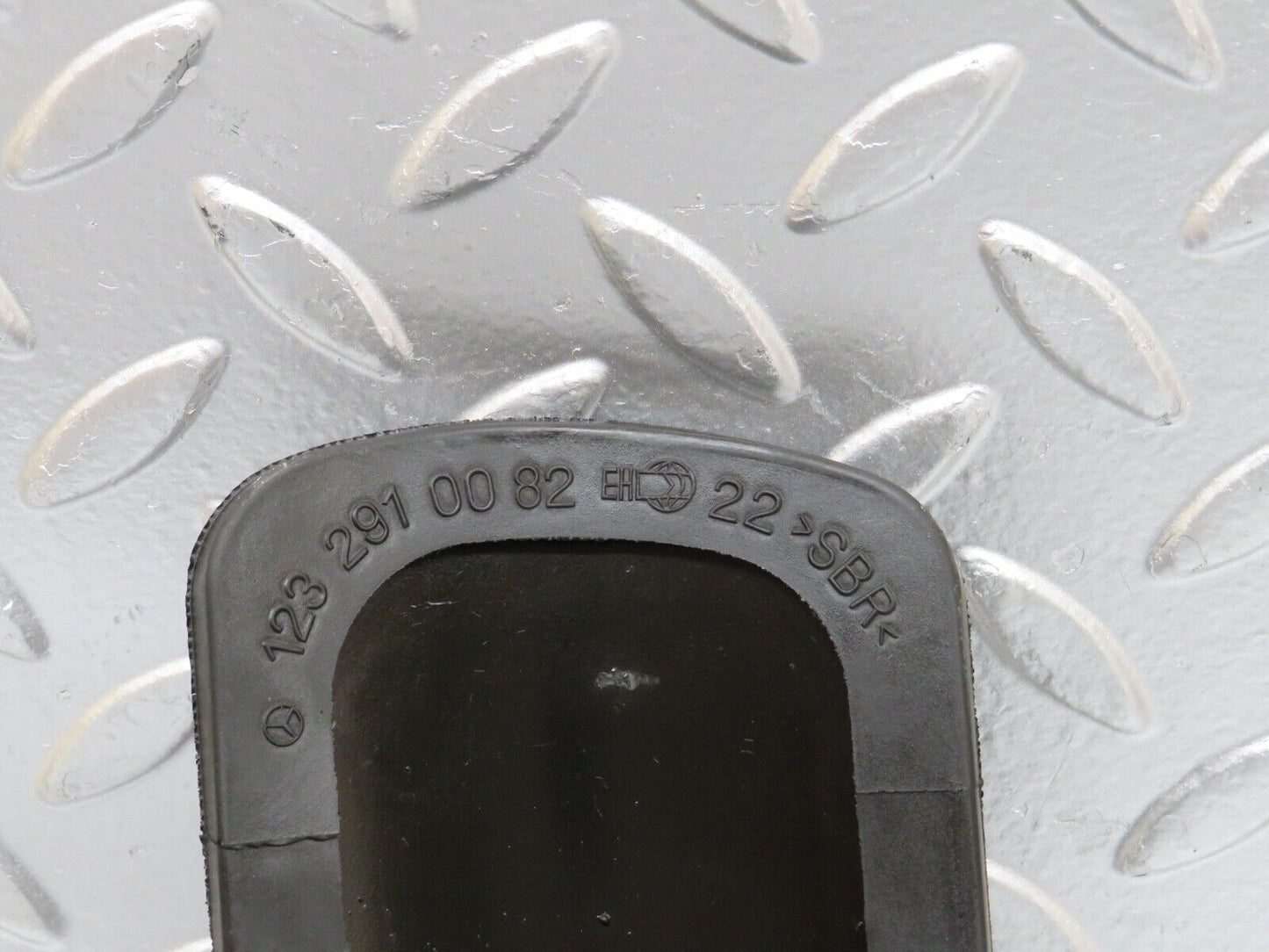 24740 Mercedes-Benz W140 S320 Brake Pedal 1232910082
