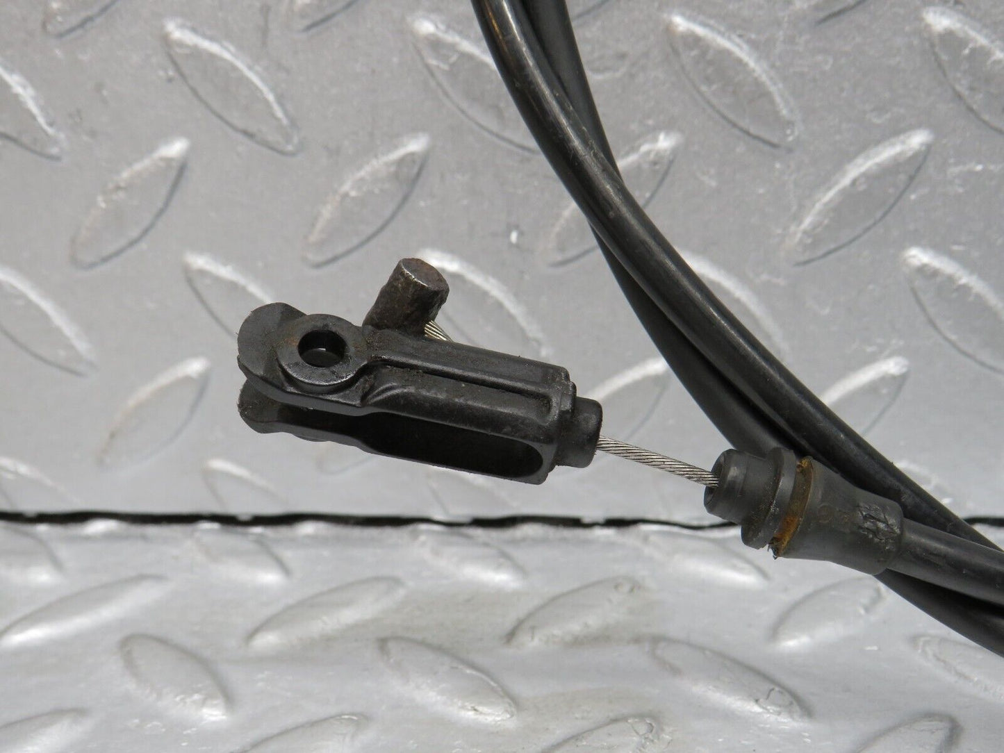 38029 Mercedes-Benz A124 320E Cabriolet Bonnet Release Cable