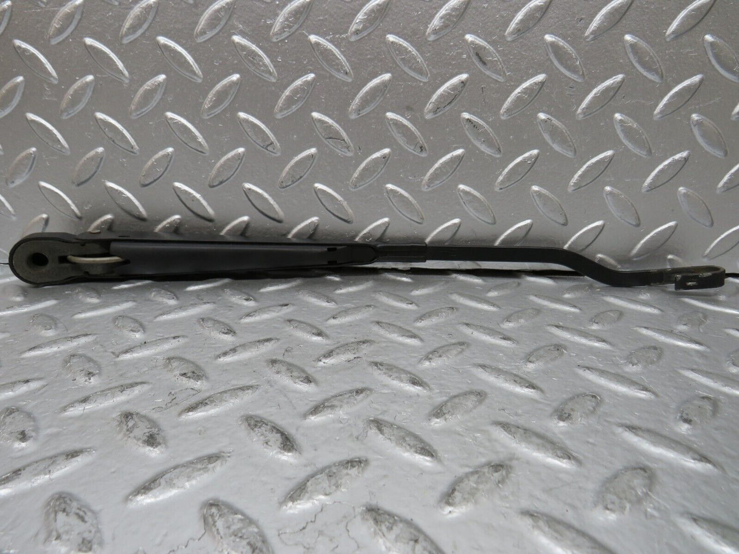 26990 Mercedes-Benz W123 240D Wiper Arm Bosch Left Side 3399990553