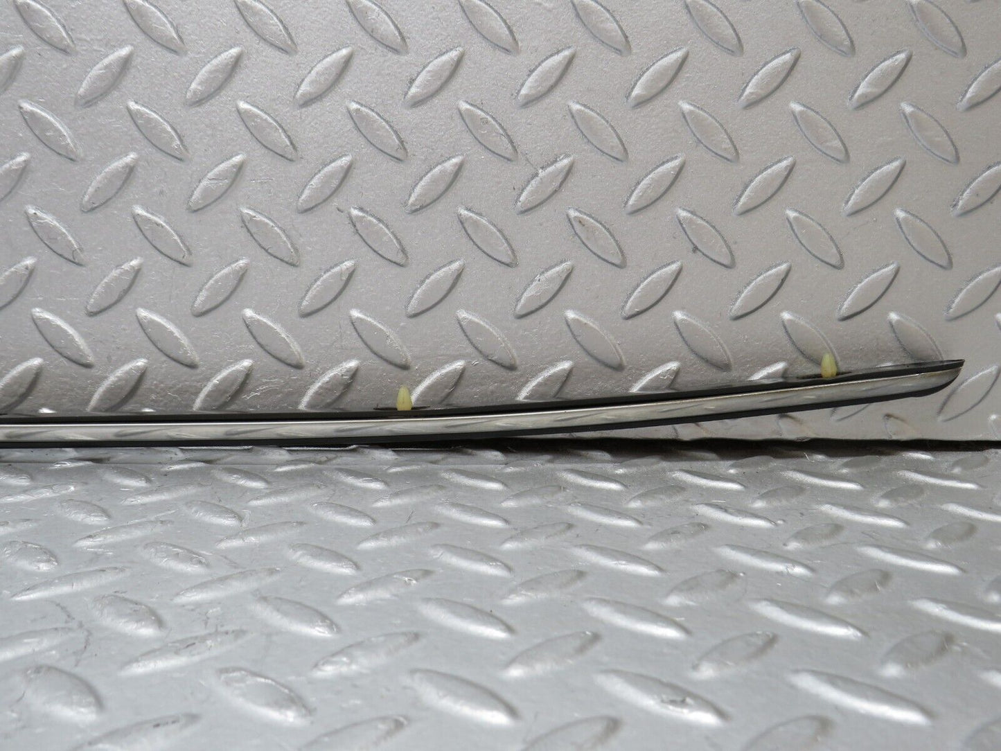 37308 Mercedes-Benz W109 300SEL Front Right Fender Centre Moulding Trim