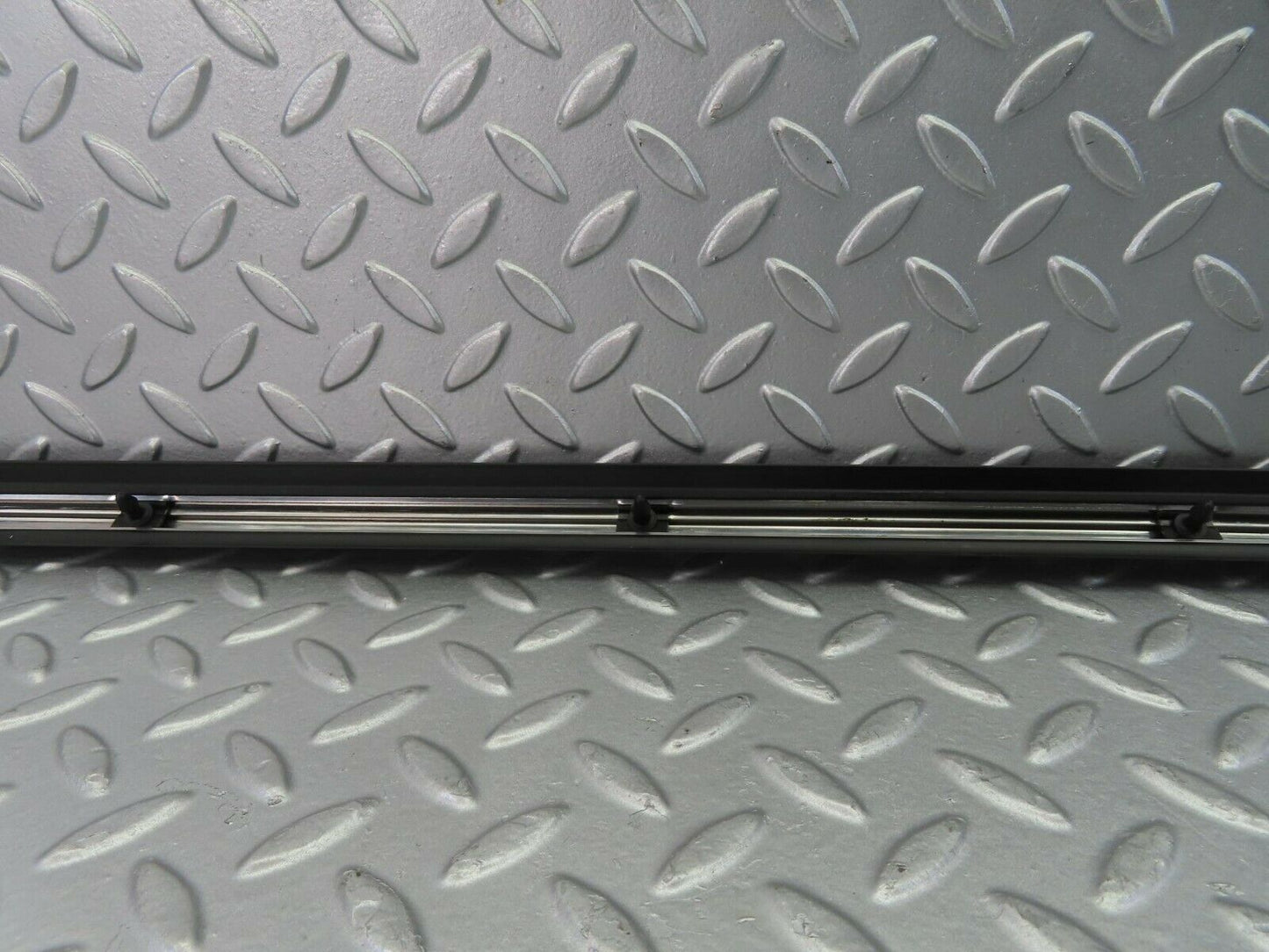 10288 Mercedes-Benz W116 Front Right Door Centre Moulding Trim