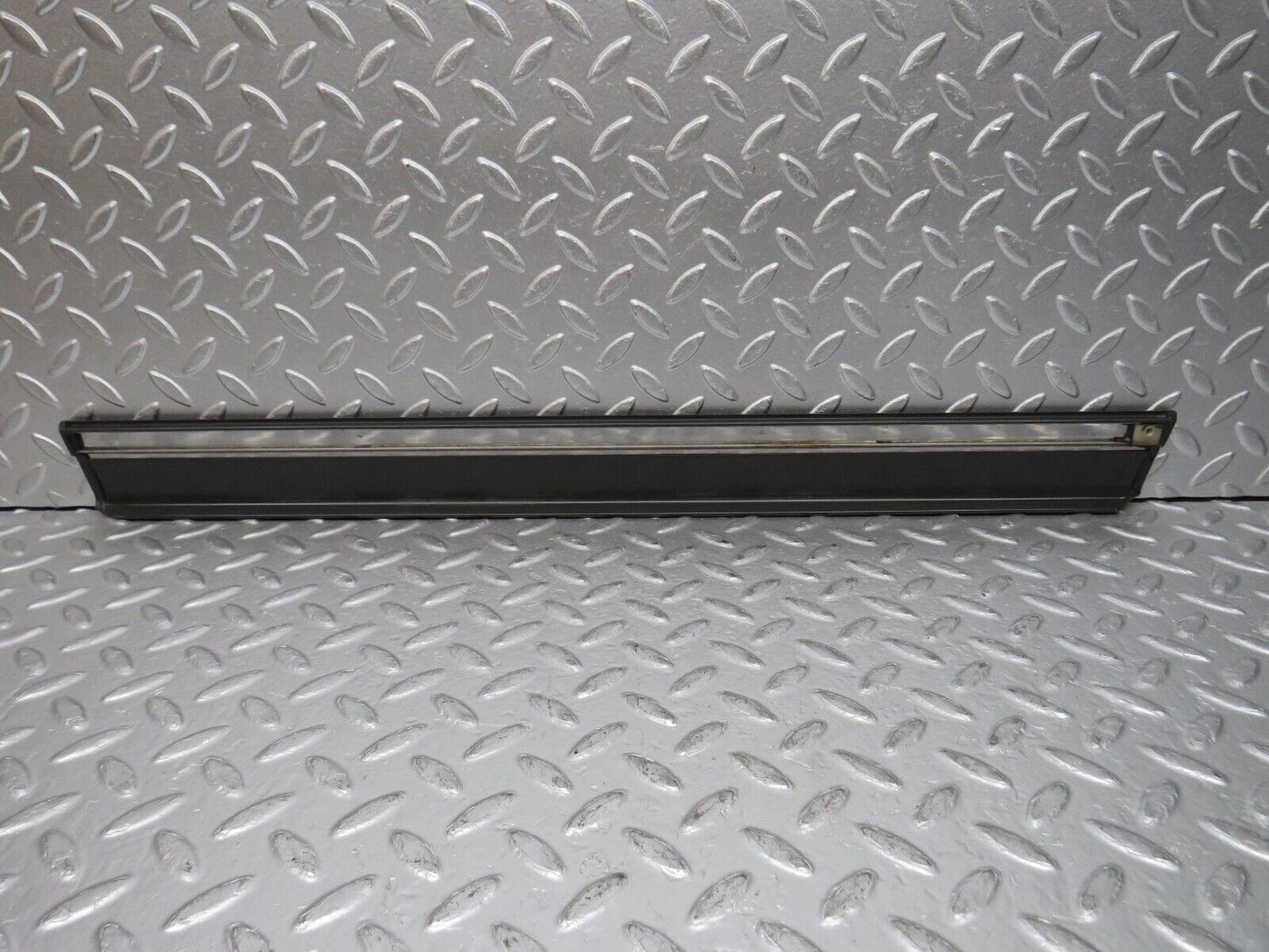 32305 Mercedes-Benz S124 300TE Wagon Rear Right Door Centre Moulding Trim