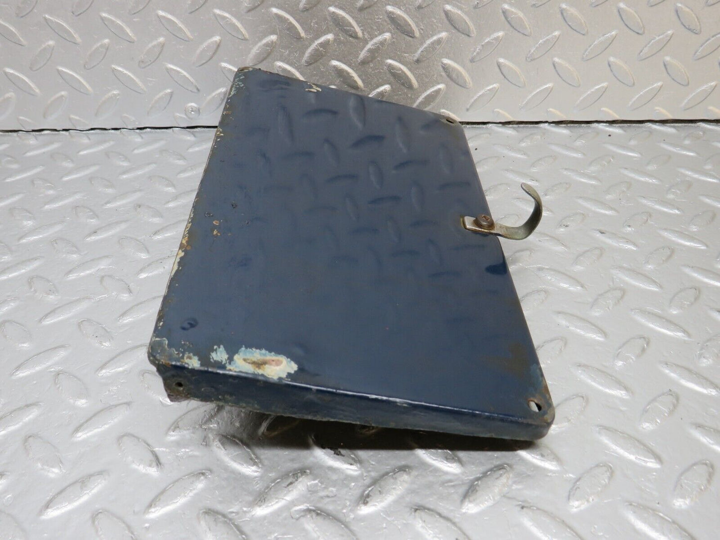 40350 Mercedes-Benz W110 230 Fuel Tank Flap Cap 0005848139