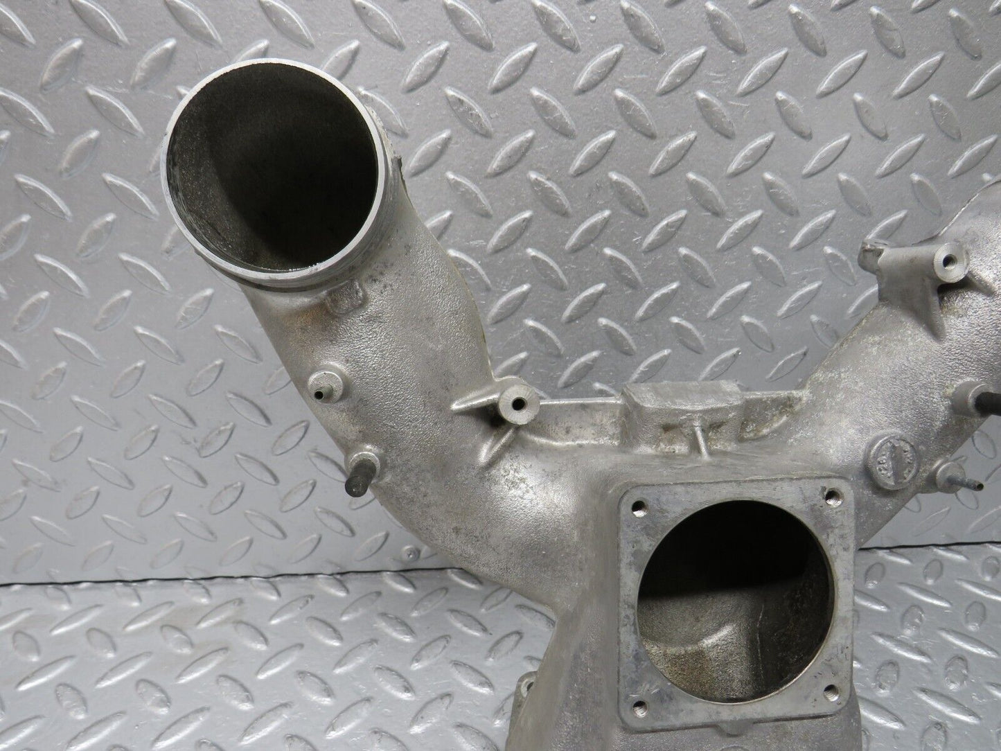 38165 Mercedes-Benz A124 320E Cabriolet Air Intake Manifold 1041414101