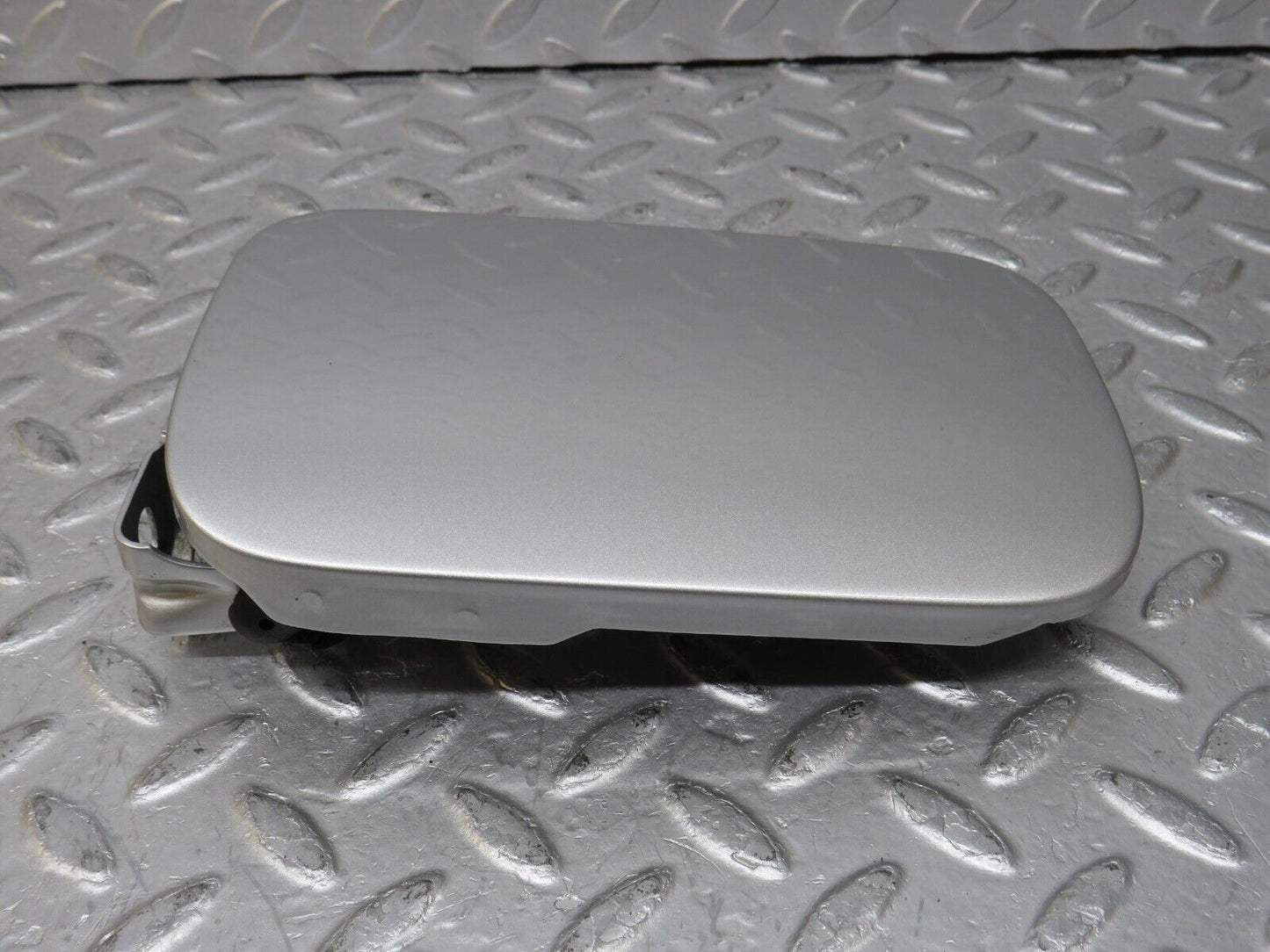 34912 Mercedes-Benz W210 320E Fuel Tank Flap Cap 2105841839