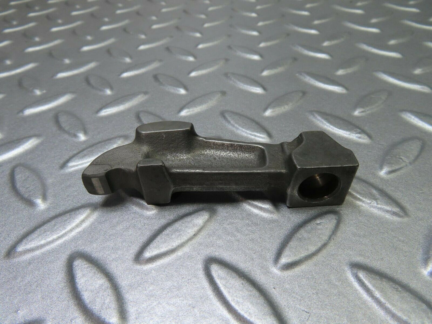 9130 Mercedes-Benz W108 Valve Rocker Arm With Retaining Spring