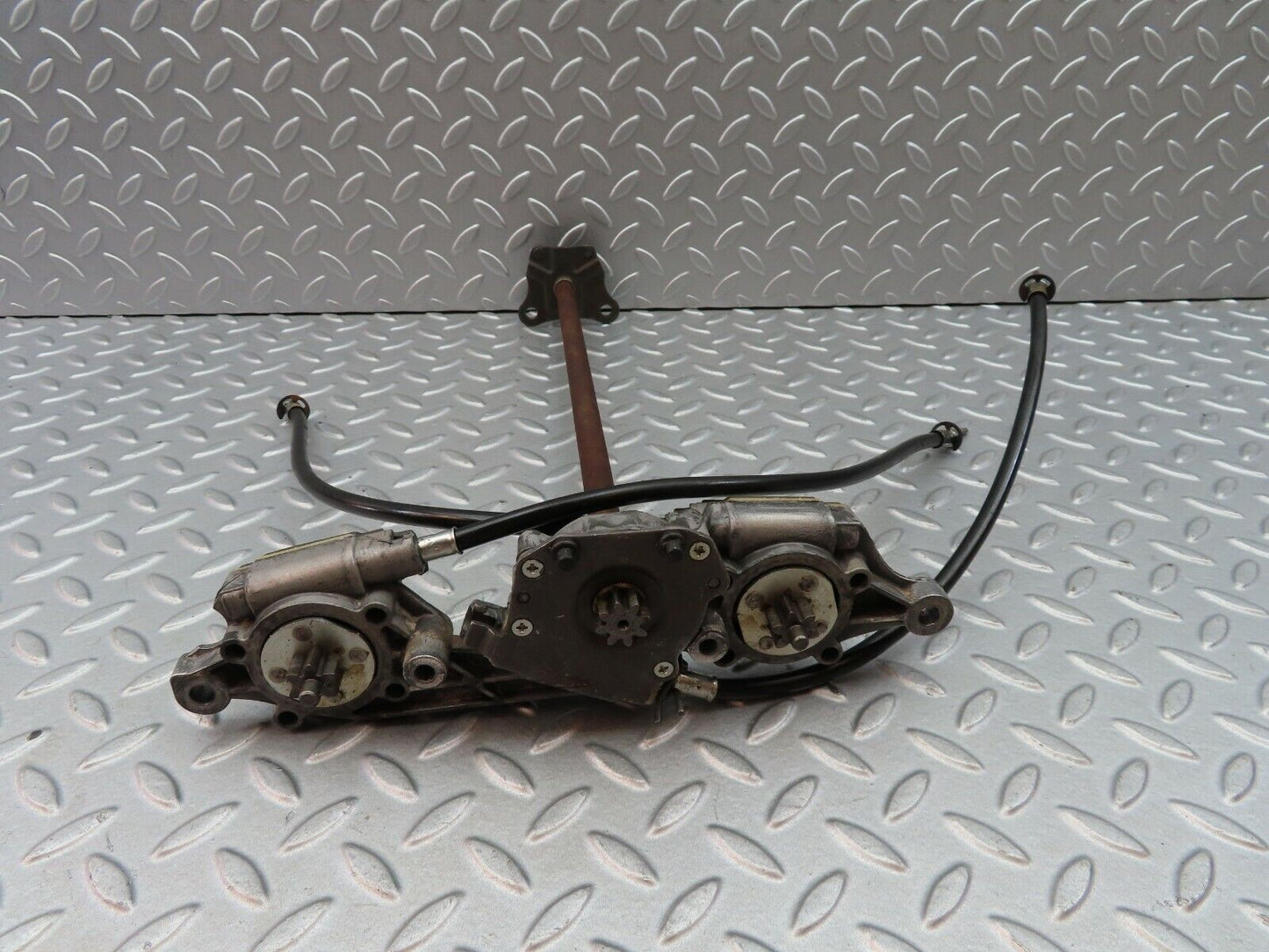 6242 Mercedes-Benz W126 380SE Seat Runner Mechanism Front Right 1268200007