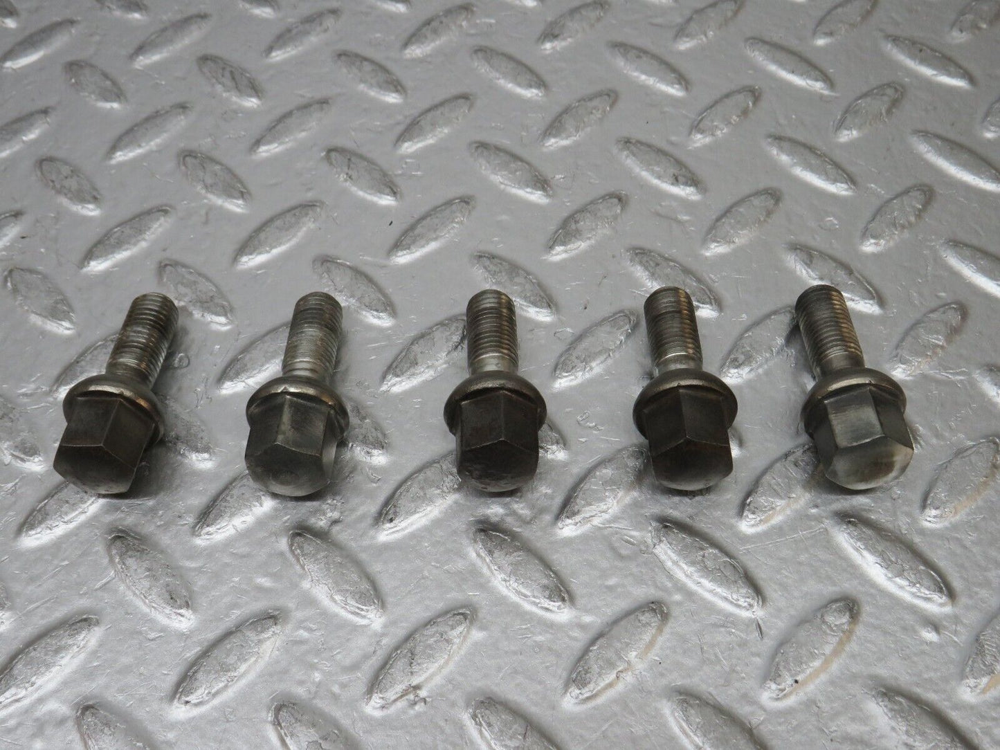 32232 Mercedes-Benz 5x Alloy Wheel Lug Bolt M12x1.5