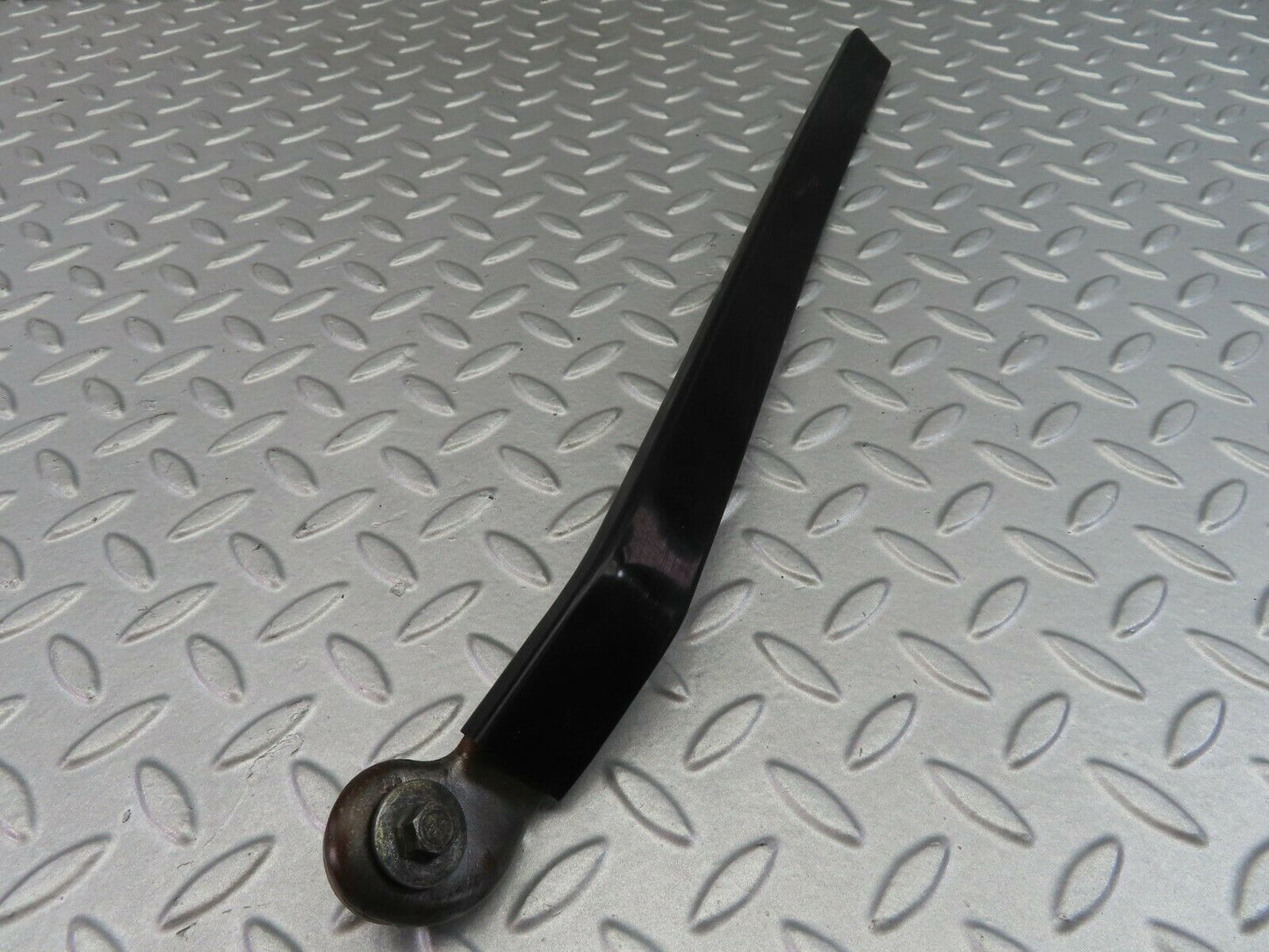 7345 Mercedes-Benz W116 450SE Seat Belt Runner Right