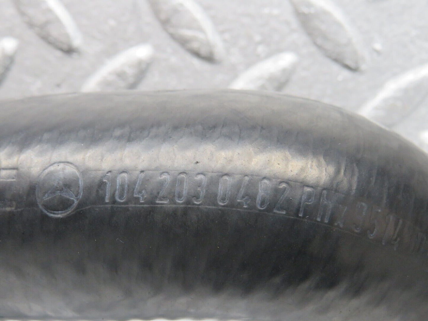 38062 Mercedes-Benz A124 320E Cabriolet Radiator Hose Pipe 1042030482
