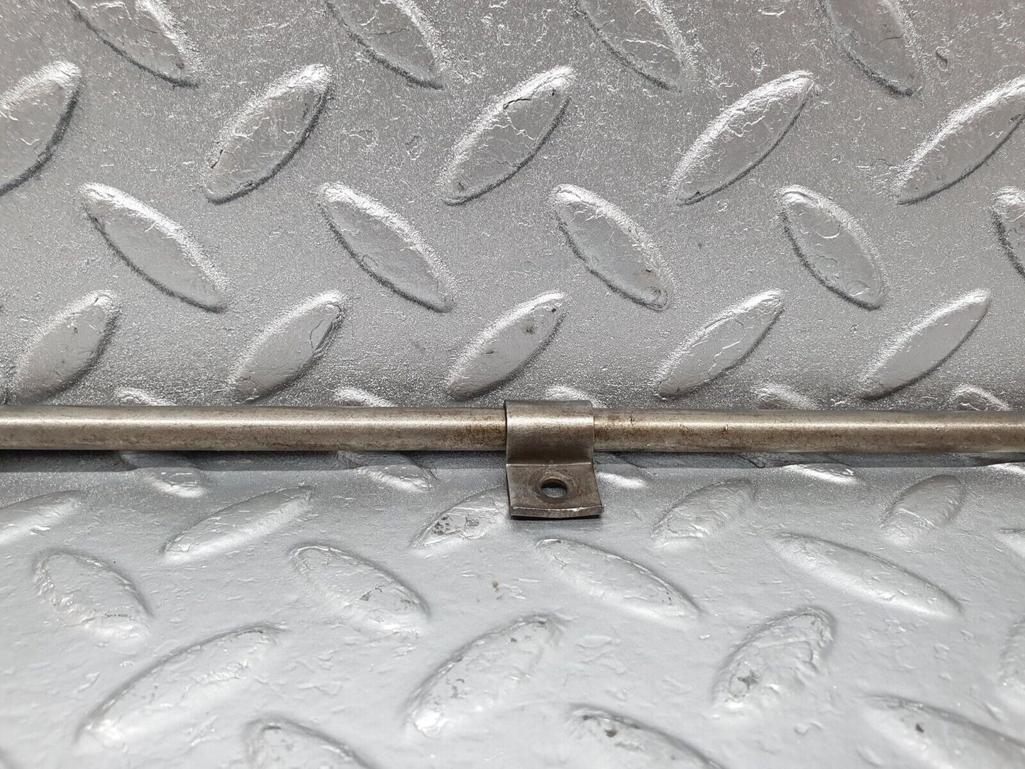 43420 Mercedes-Benz W108 280SE Camshaft Oil Tube