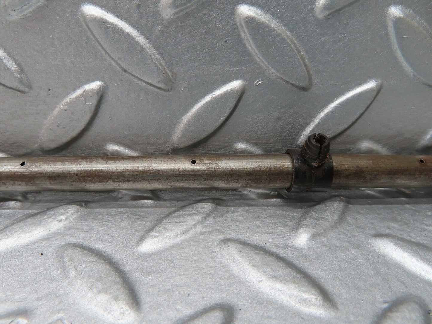 16765 Mercedes-Benz C107 380SLC Camshaft Oil Tube