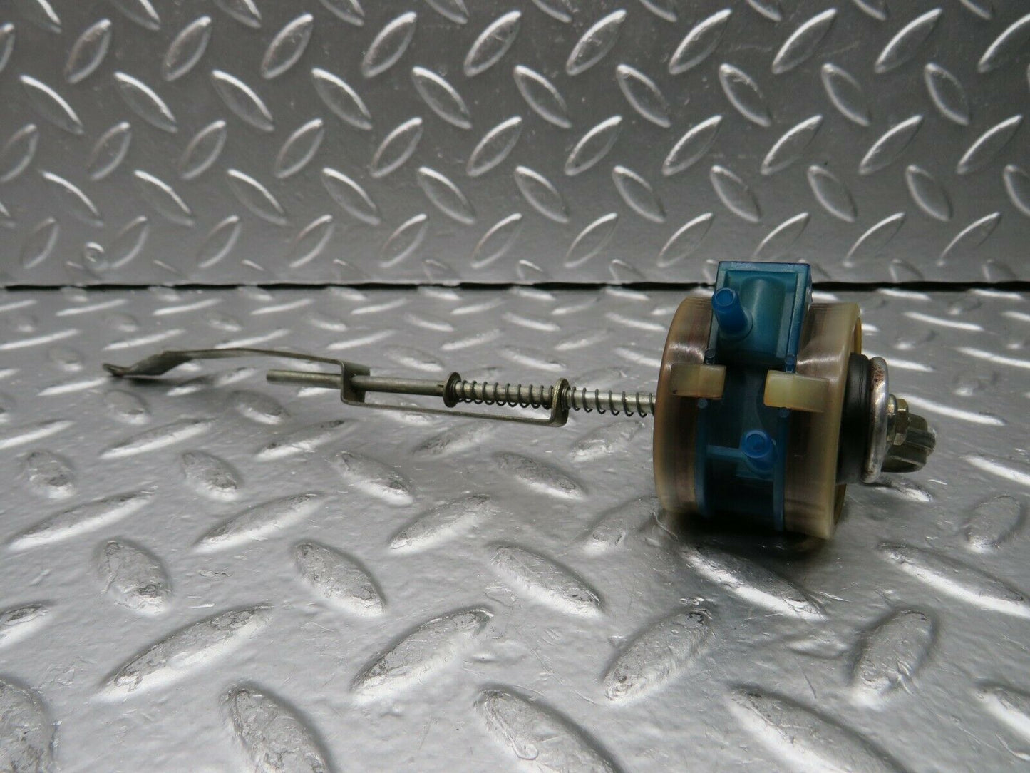22788 Mercedes-Benz C107 450SLC Coupe Trunk Lock Vacuum Actuator