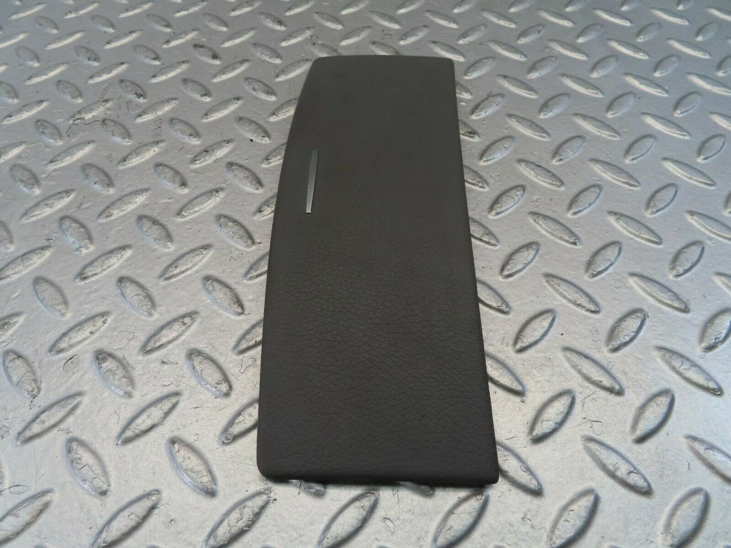 11132 Mercedes-Benz W221 S320 CD Player Cover Panel 2216800378