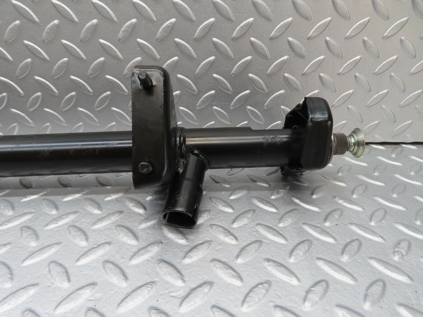 16084 Mercedes-Benz W123 280E Steering Column