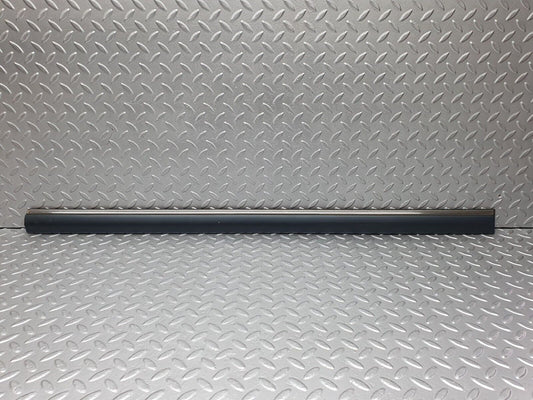 41804 Mercedes-Benz W202 C200 Front Right Door Centre Moulding Trim 2026909462
