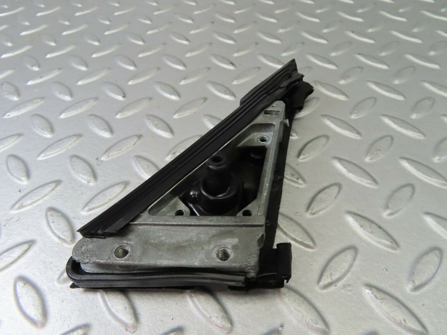 7313 Mercedes-Benz W116 450SE Wing Mirror Weatherstrip Seal Right 1167250266