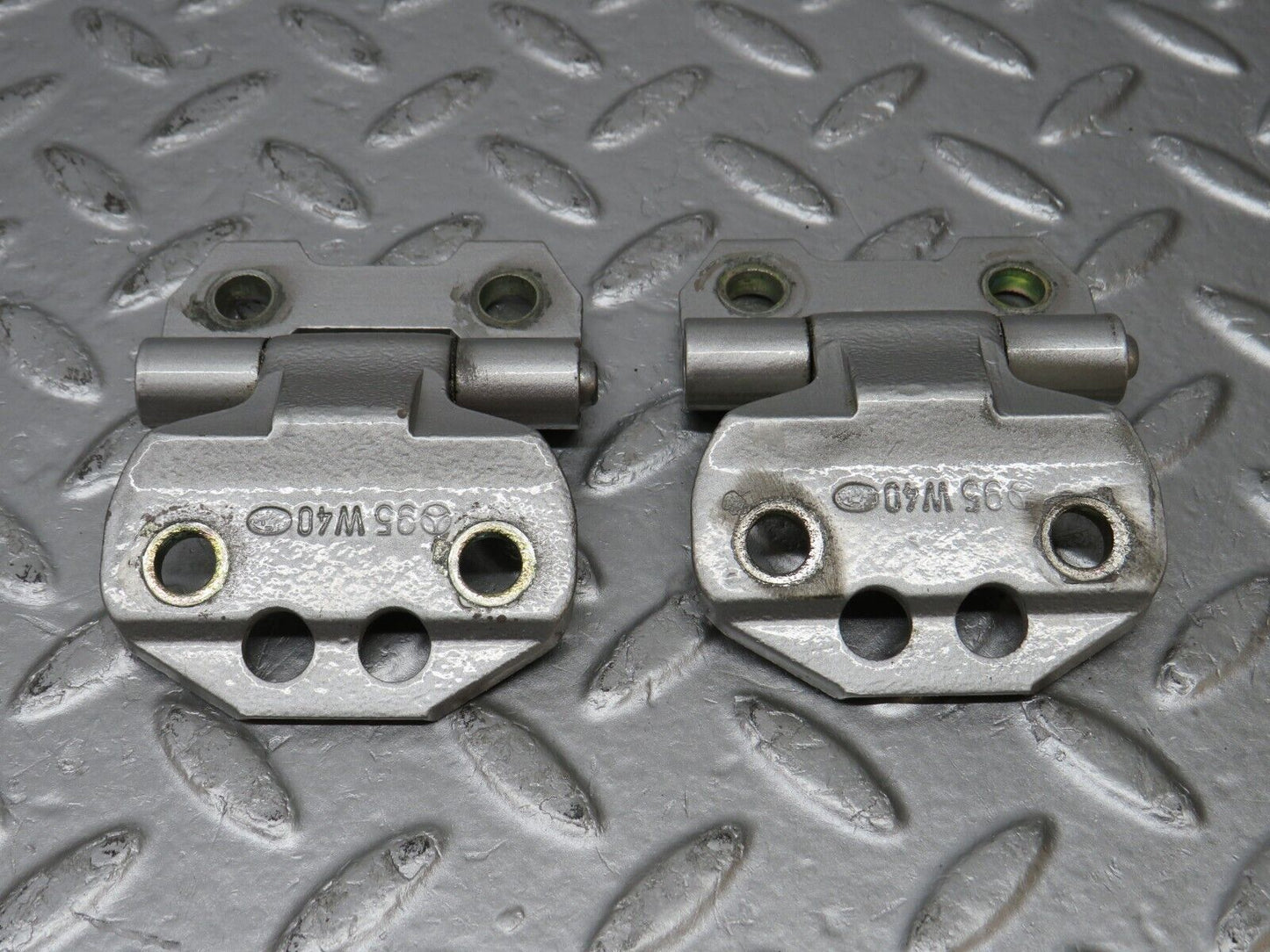39508 Mercedes-Benz R129 320SL Coupe Door Hinge Right Side