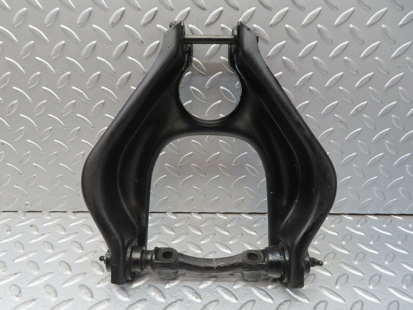 13428 Mercedes-Benz W111 220S Front Left Upper Control Arm
