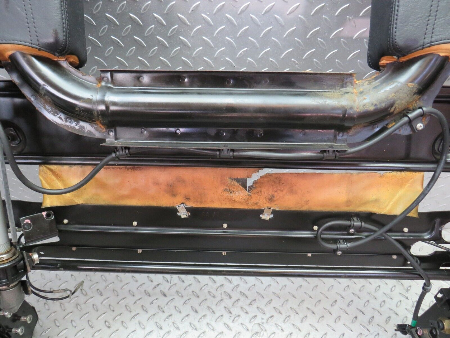 38181 Mercedes-Benz A124 320E Cabriolet Rear Headrest Complete Mechanism 1248600632 1248601032
