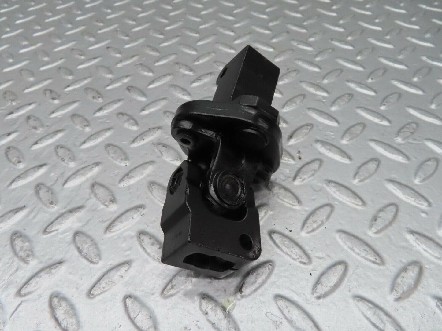 15122 Mercedes-Benz W140 S320 Steering Column Joint 2104620046