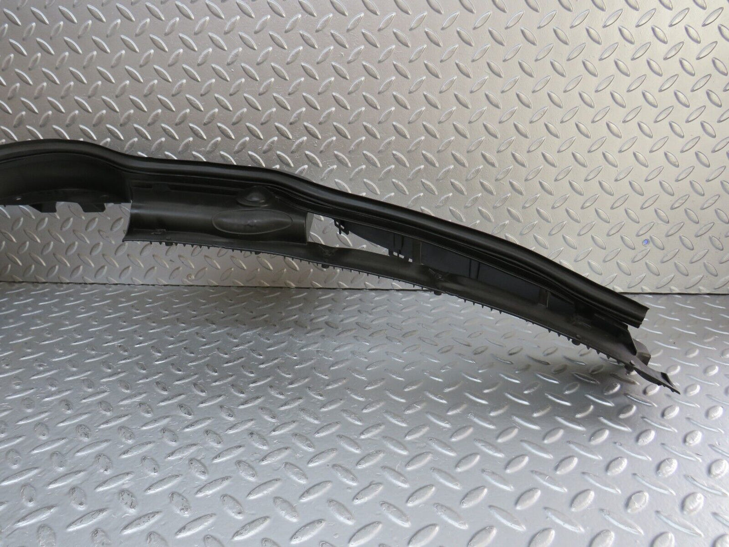 33513 Mercedes-Benz W202 C180 Water Drain 2028300413 2028300613