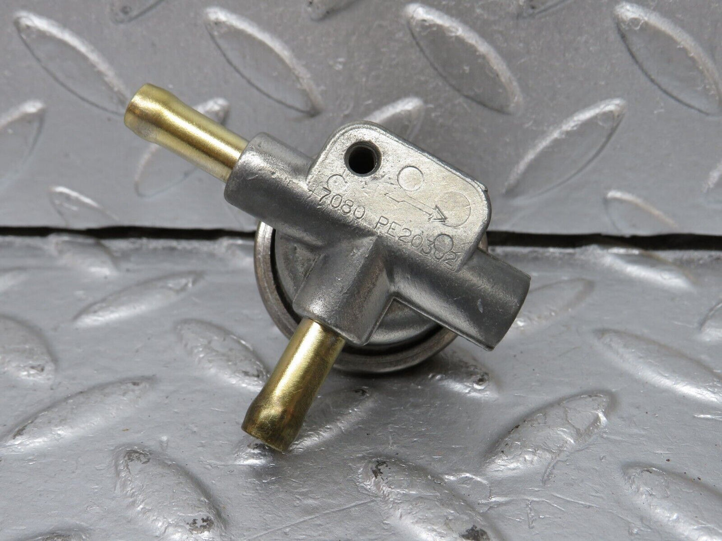 39962 Mercedes-Benz R107 350SL Fuel Valve Pierburg PE20302