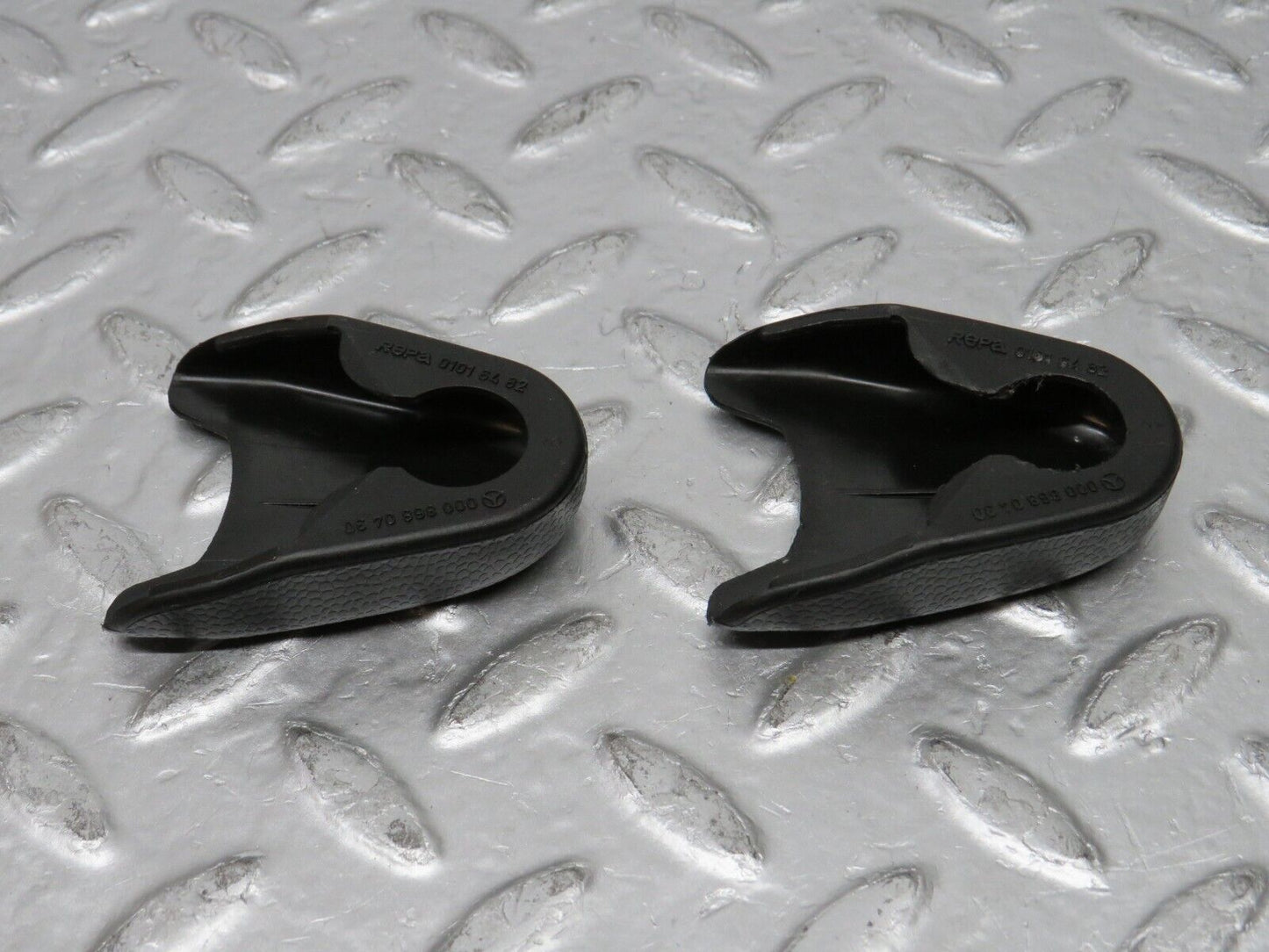 30709 Mercedes-Benz W201 190E 2.0L Seat Belt Plastic Cap 0008680430