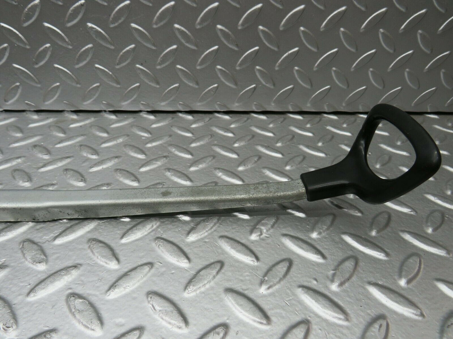 24180 Mercedes-Benz W123 280E Front Right Seat Sliding Adjust Handle