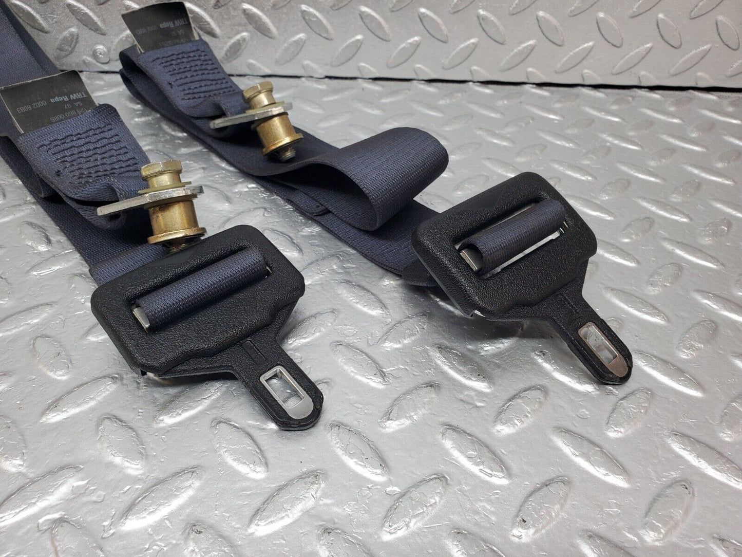 45320 Mercedes-Benz R129 300SL Coupe Rear Seat Belt Set With Buckles 1298600369 1298600085