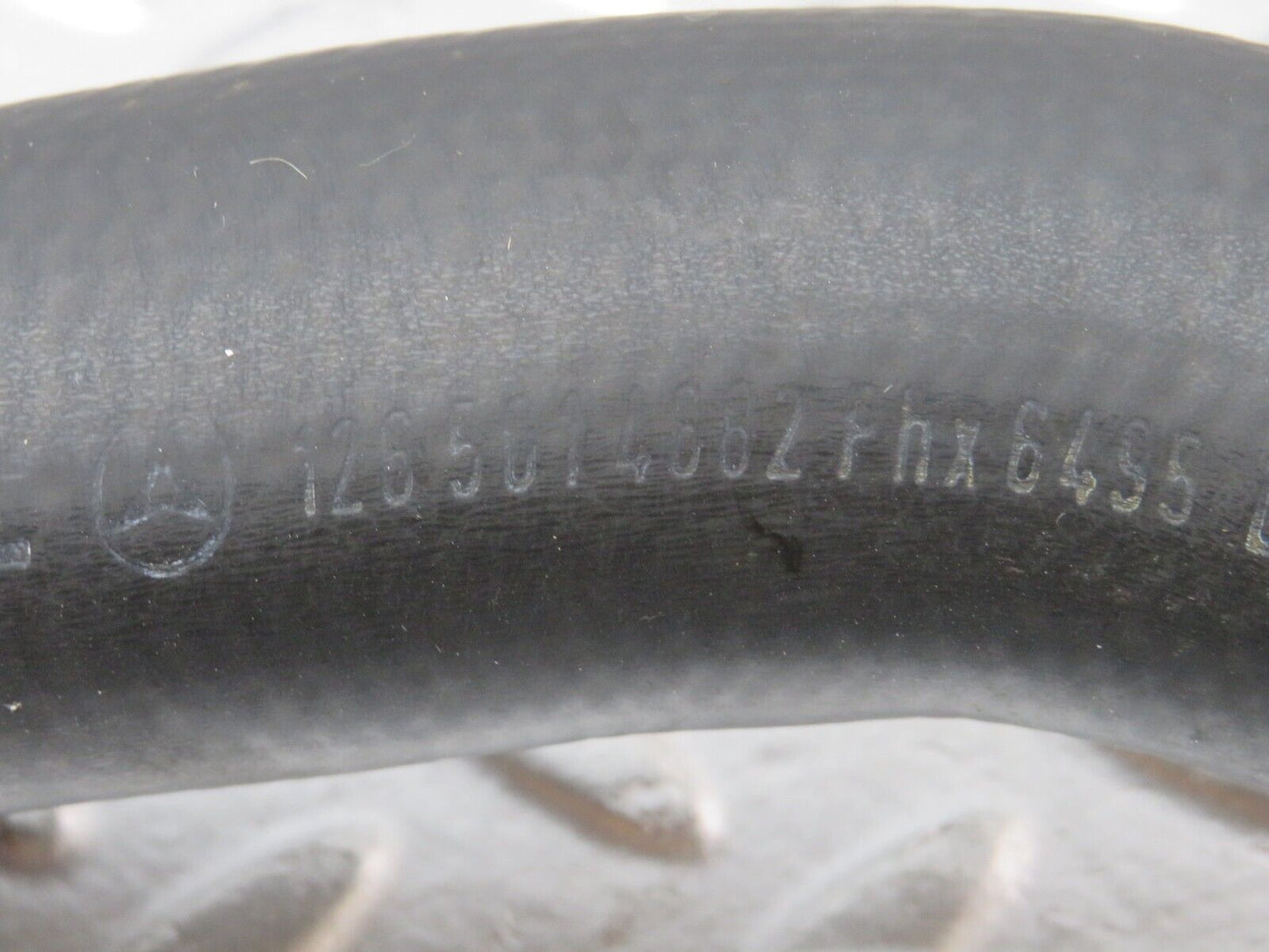 36284 Mercedes-Benz W126 420SE Radiator Hose Pipe 1265014782 1265014682