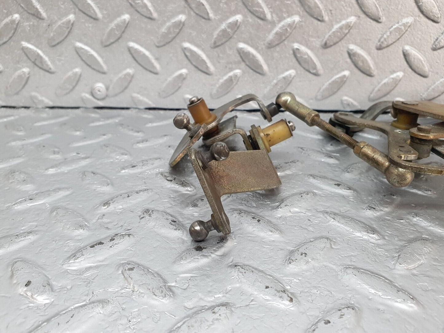 44037 Mercedes-Benz C123 230CE Coupe Throttle Linkage