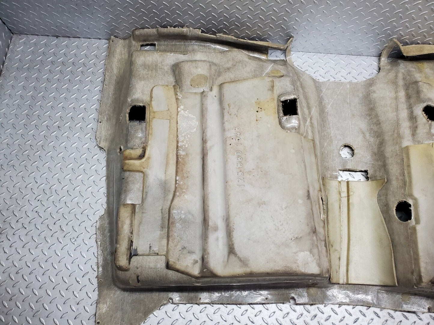 45875 Mercedes-Benz W126 420SE Rear Floor Carpet Beige 1266801546